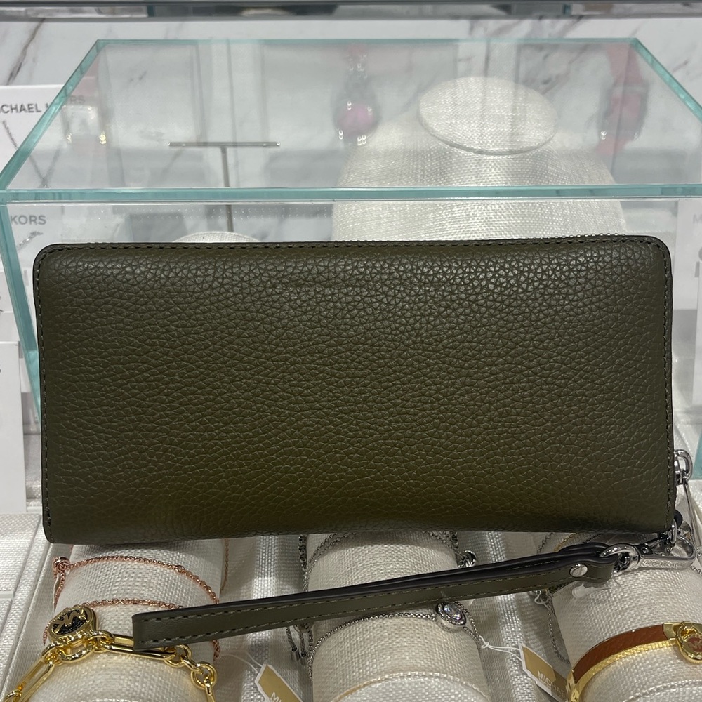 MICHAEL KORS Lg Pebbled Leather Continental Wallet Wristlet Phone Holder 
Olive - Picture 16 of 16